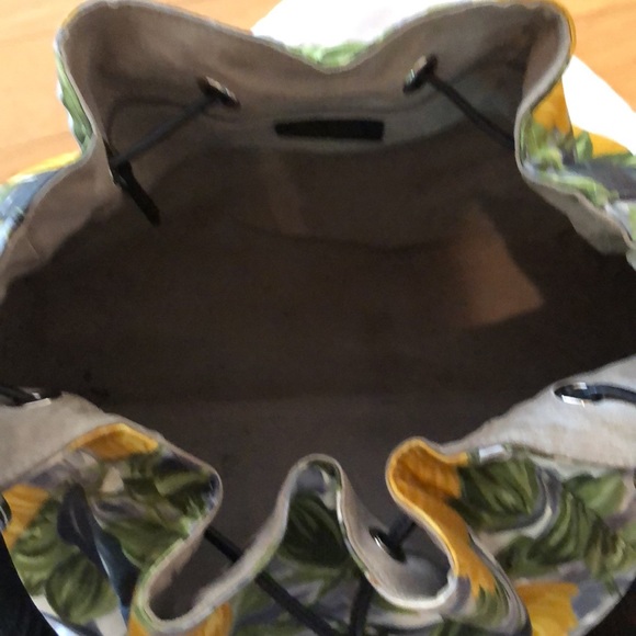 Beautiful Kate Spade bag flower pattern - Picture 7 of 12